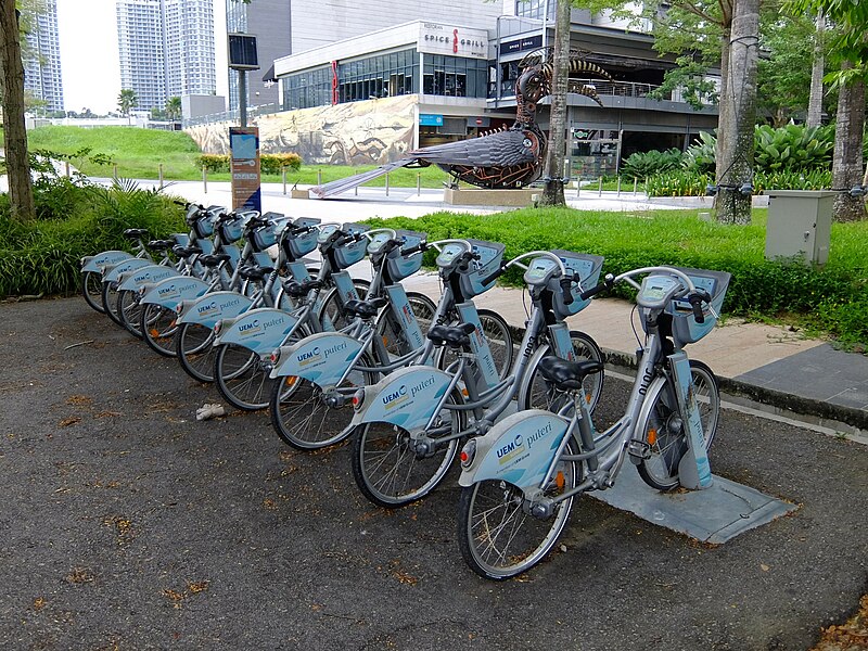 File:Puteri Harbour - Public Bike Share.jpg