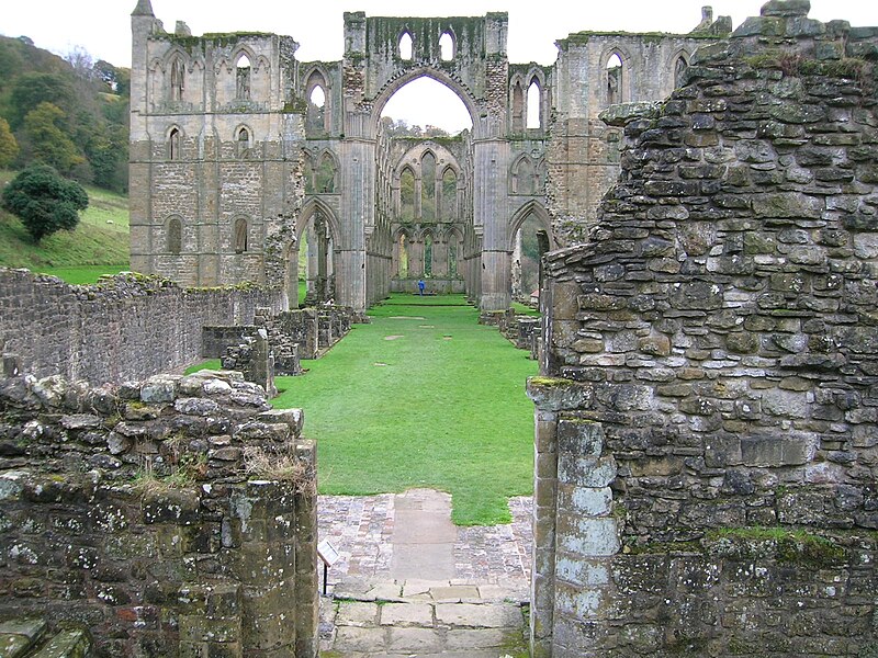 File:Rievaulx Abbey 1.jpg