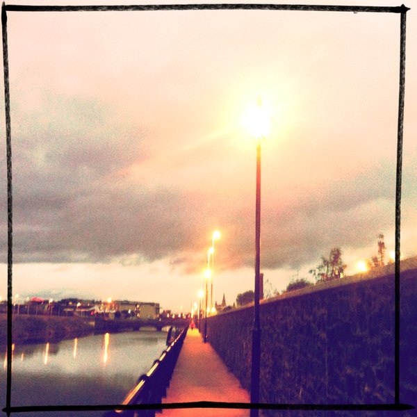 File:Ringsend, Dublin photographed using the Hipstamatic app.jpg