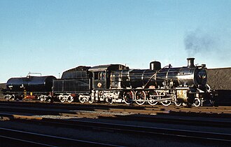 Class 15A no. 1970 Milly (1921 BP wide cab) at De Aar, 13 April 1979