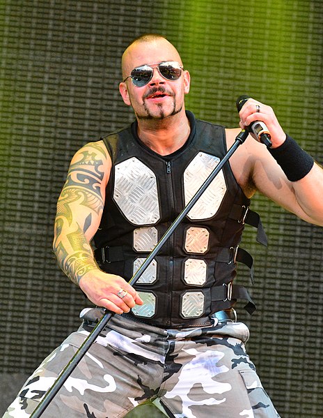 File:Sabaton – Wacken Open Air 2015 31.jpg