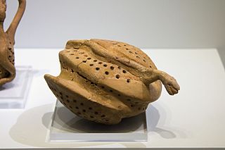 Perforated vessel with snakes