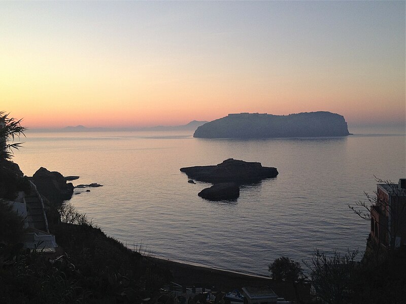 File:Santo Stefano Island at sunrise seen from Ventotene.jpg