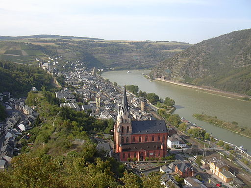 Schönburg Flaggenwiese