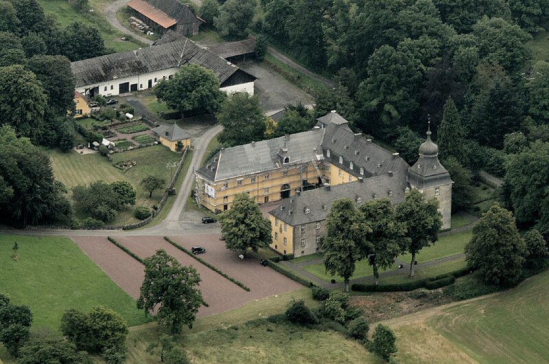 File:Schloss Melschede FFSN-6086.jpg