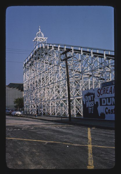 File:Scream roller coaster, Wildwood, New Jersey LCCN2017712254.tif