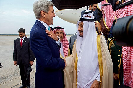 Fail:Secretary_Kerry_Chats_With_Saudi_King_Salman_After_He_Arrived_At_Andrews_Air_Force_Base_Before_Meeting_With_President_Obama_(20936502090).jpg