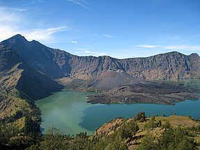 Die Segara Anak, die kaldera wat in die ontploffing van 1257 ontstaan het.