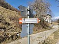 Guidepost at Monti di Nava, pointing to the route access link from Griante