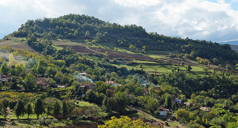 File:Selca e Poshtme Village.jpg