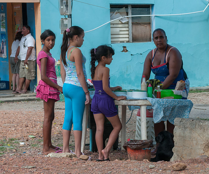 File:Selling empanadas on the street, Margarita Island.jpg