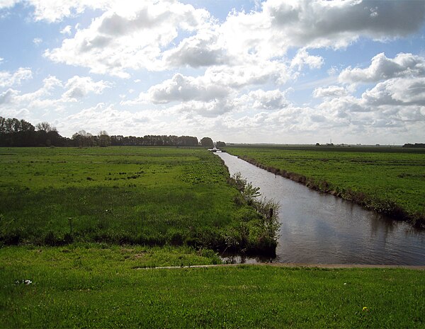 The Neue Semkenfahrt canal in Blockland in Bremen, Germany (photo Till F. Teenck) Semkenfahrt - Bremen - 2010.jpg