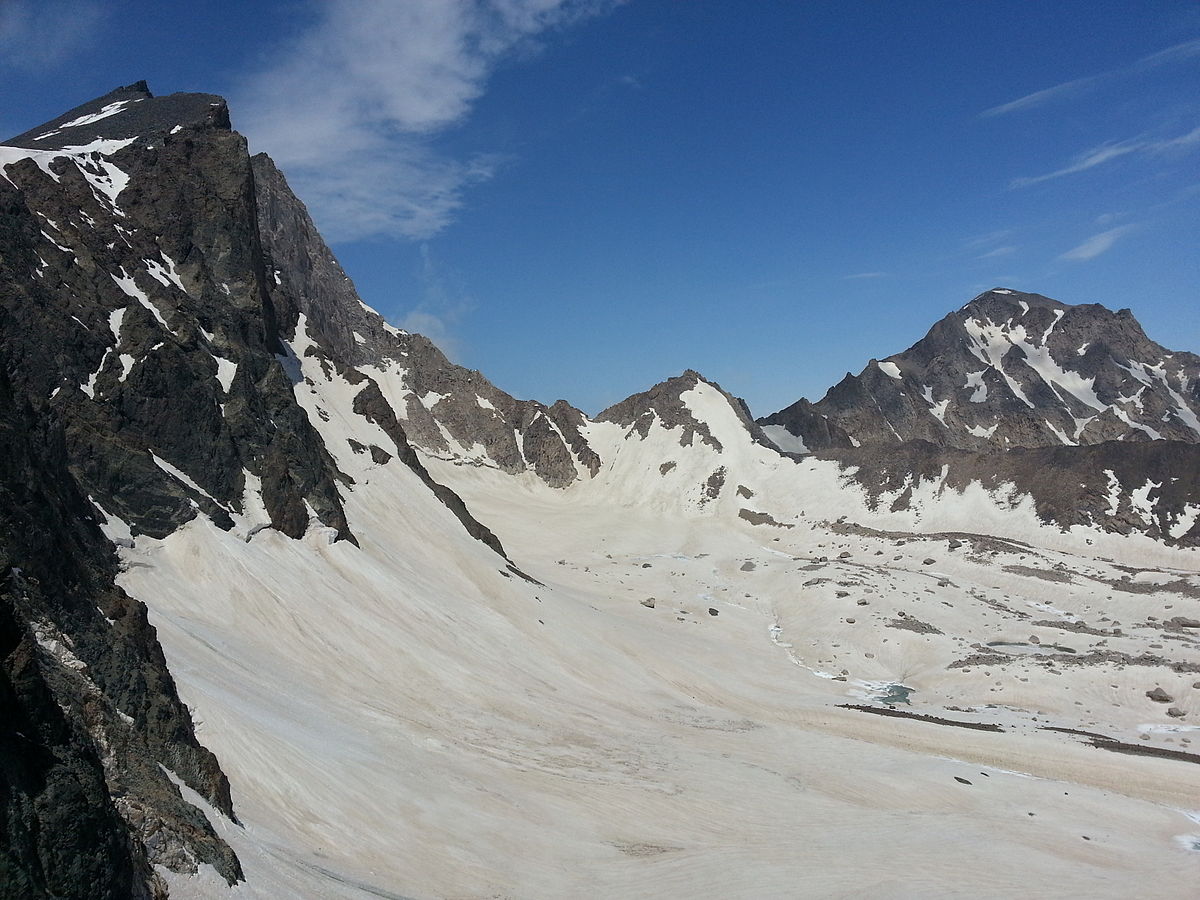 Alborz. Альборс. Алам-кух. Alamkuh Mountain. He Alborz Mountain range.