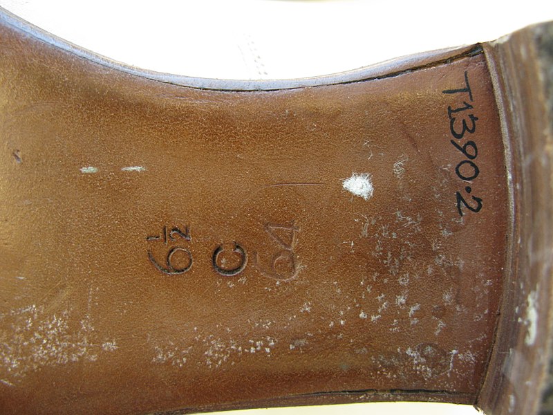 File:Shoes, woman's, pair (AM 1992.160-12).jpg