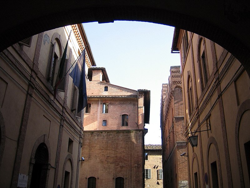 File:Siena-edifici3.jpg