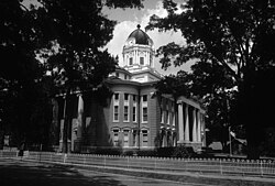 Simpson County Courthouse in Mendenhall