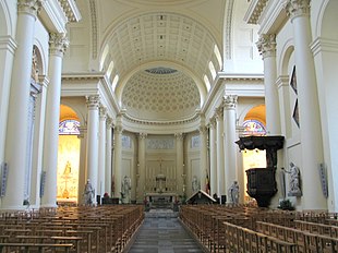 Nef, transept et sanctuaire de la cathédrale Saint-Jacques.