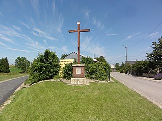 Sons-et-Ronchères (Aisne) croix de chemin.JPG