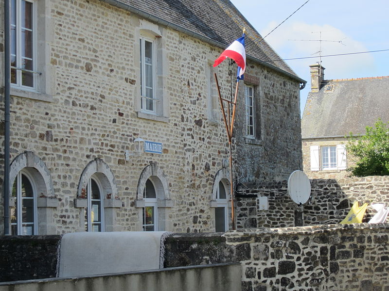 File:Sortosville-Bocage - Mairie.JPG