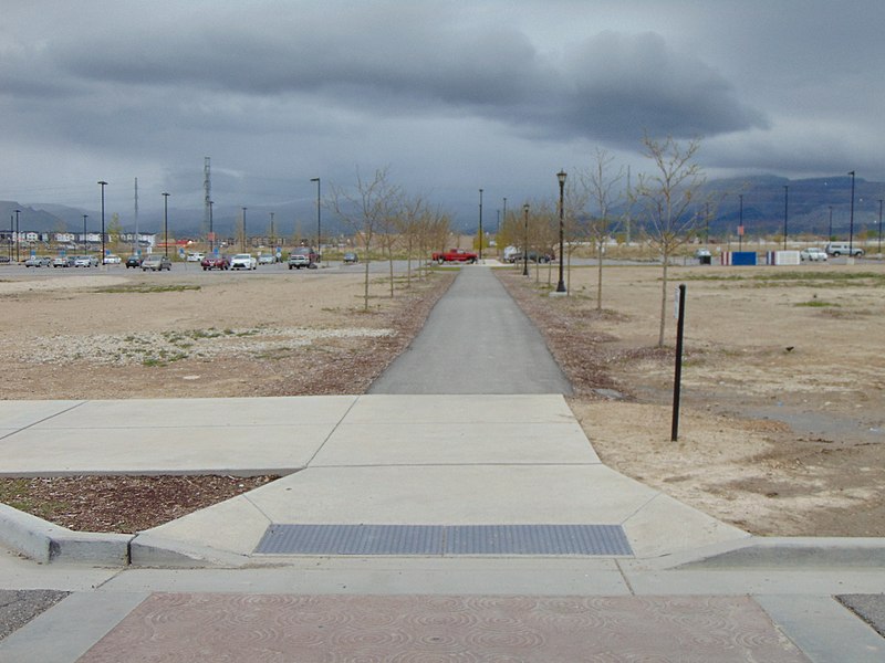 File:Southwest along walkway to Daybreak Parkway station Park & Ride lot, Apr 16.jpg