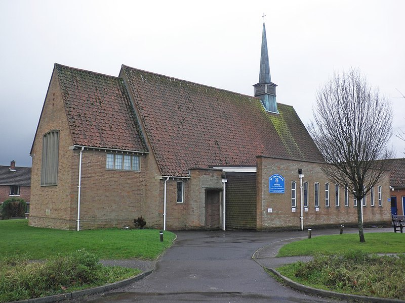 File:St Peters Church, Lyngford (geograph 3837842).jpg