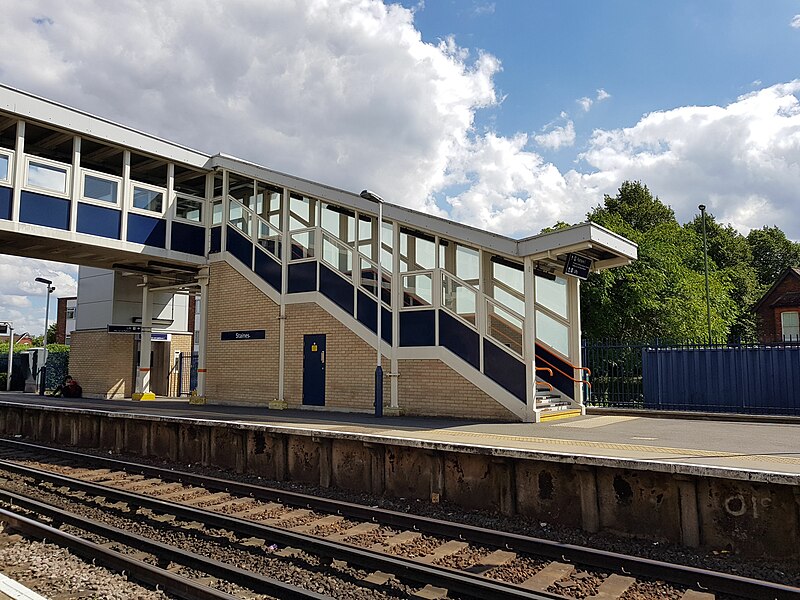 File:Staines station 20180731 152209 (49824660113).jpg