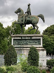 Réplique du monument (vers 1899) à Neuilly-sur-Seine (anciennement à Alger).
