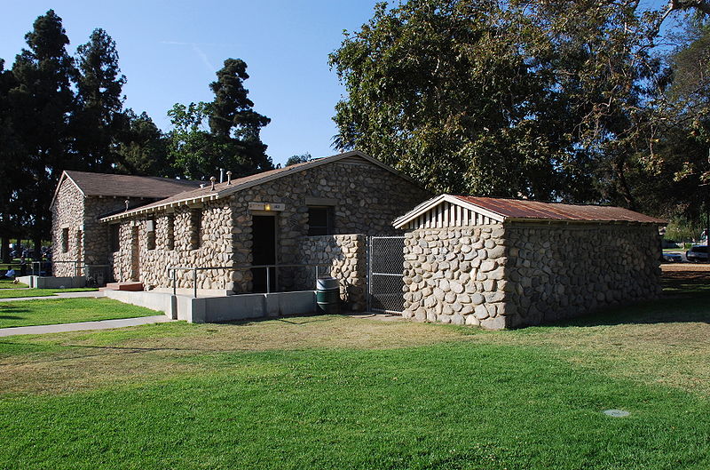 File:Stonehurst Recreation Center Building.jpg