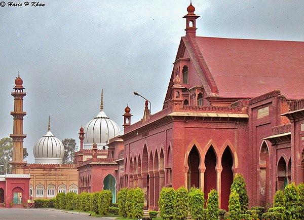 Strachey Hall and the university mosque at Aligarh Muslim University, one of the five central universities in Uttar Pradesh