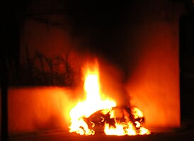 Coche en llamas en Estrasburgo