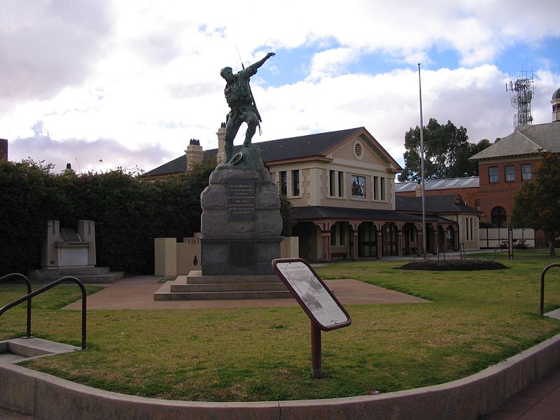 File:Sulphide Street, 1895-1907 - Taken on the Monday, 19th July 2010 at 2-48pm. - panoramio.jpg