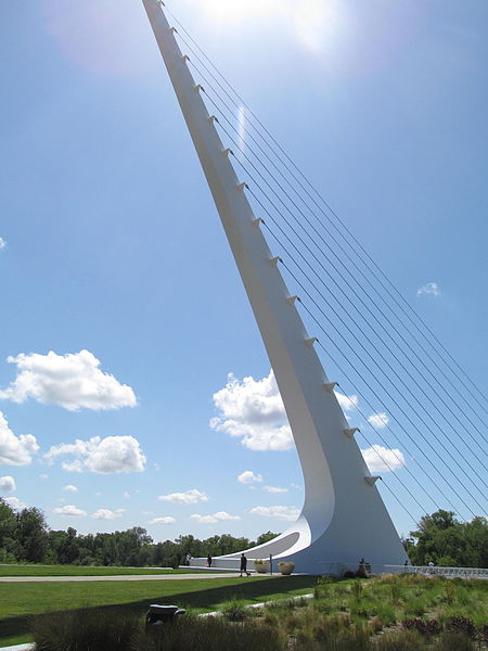 File:Sundial Bridge - Redding, California (8796665824).jpg