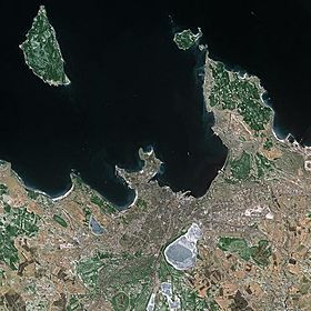 Satellietfoto van de baai van Tallinn in 2004