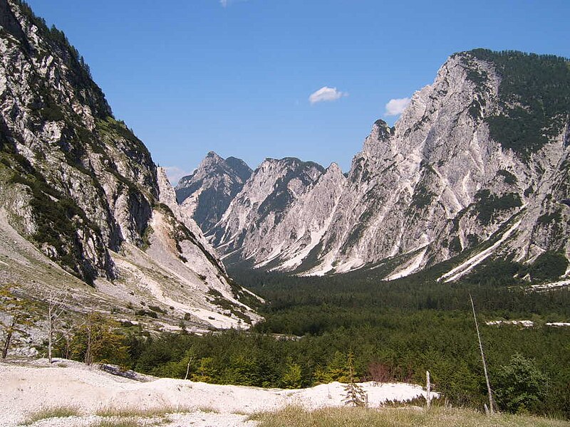 File:Tamar Valley (NW Slovenia) – 2005-07-17.jpg