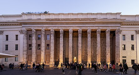 Tempio di Adriano, dedicato da Antonino Pio