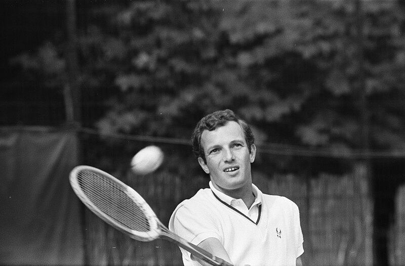 File:Tennis Amsterdam Tom Okker in aktie, Bestanddeelnr 922-4538.jpg