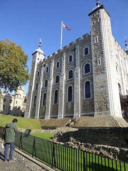 Image: The White Tower, Tower of London   geograph.org.uk   4215037