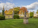 Canons Ashby Evi, kapılar ve Yeşil Mahkemeye giriş kapıları