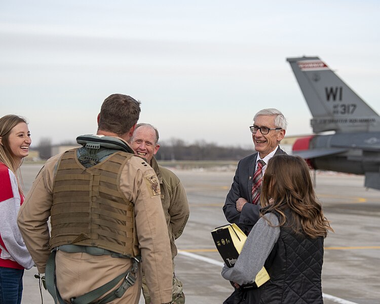 File:Tony Evers 191109-Z-HD478-671.jpg