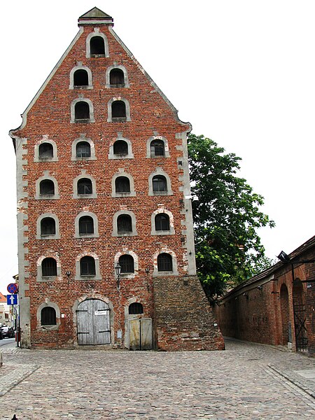 File:Torun Building VII.JPG