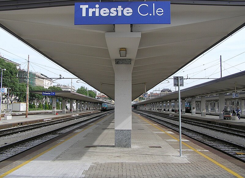 File:Trieste railway station (4).JPG
