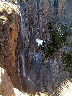 As quedas de Tugela no Parque Nacional Royal Natal (Drakensberg, KwaZulu-Natal, África do Sul).  O Tugela tem muito pouca água em setembro.