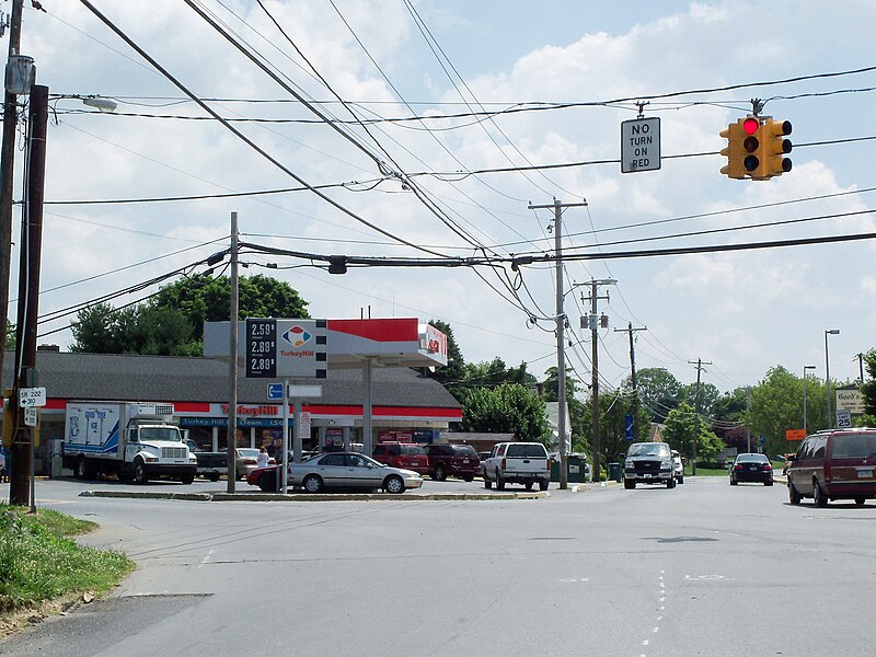 File:TurkeyHill gas station in Quarryville, PA - panoramio.jpg