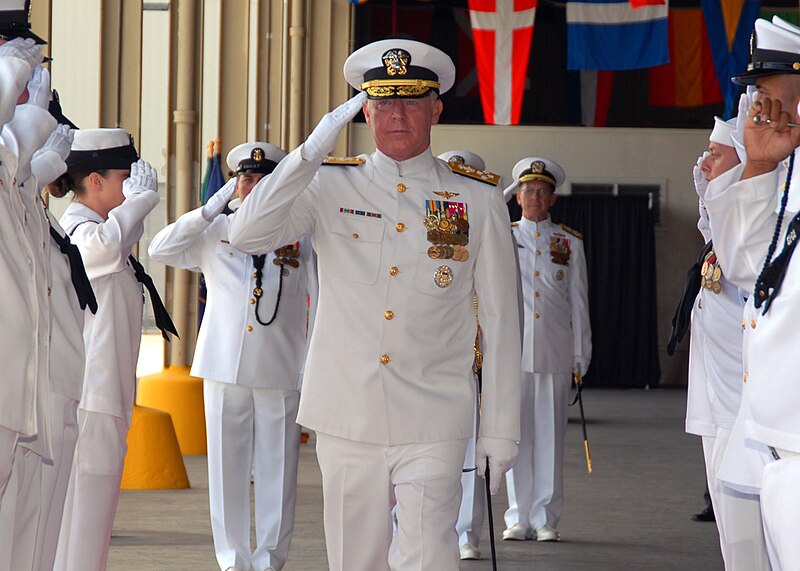 File:US Navy 070508-N-4965F-002 Adm. Robert F. Willard, former Vice Chief of Naval Operations, salutes as he's piped through the sideboys during a change of command ceremony.jpg