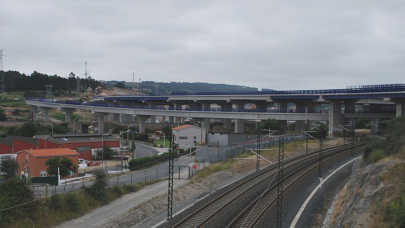 File:Viadutos AC-14 no Polígono de Pocomaco A Coruña.jpg