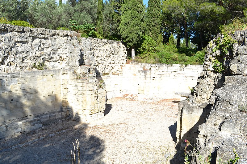 File:Villeneuve-lès-Avignon, France - panoramio (146).jpg