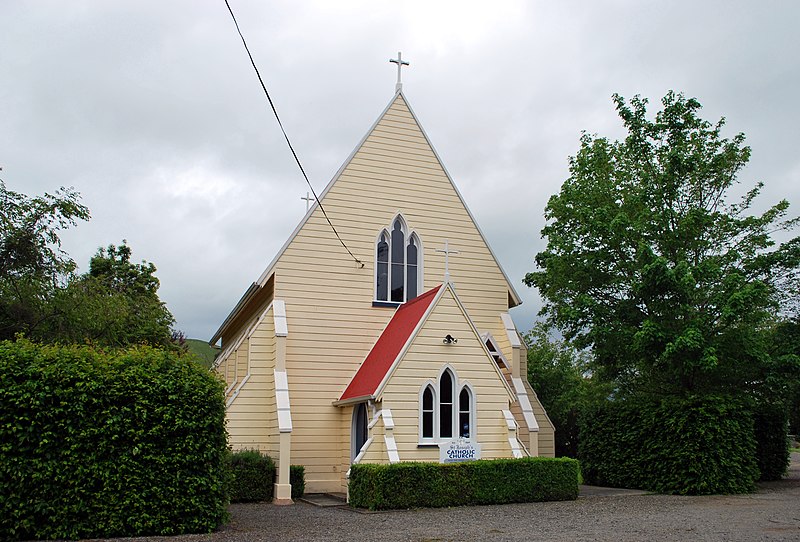 File:Wakefield Roman Catholic Church.JPG