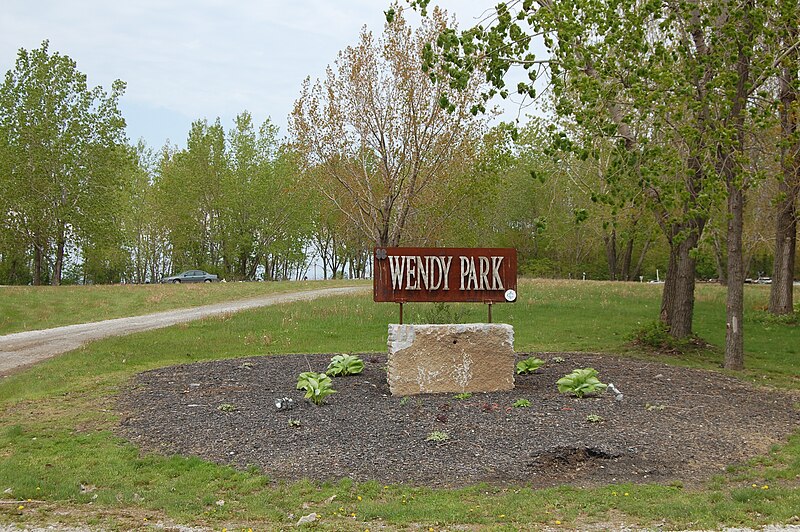 File:Wendy Park (2505294047).jpg