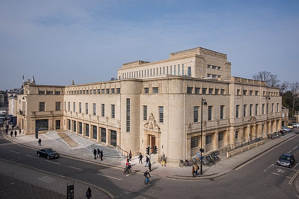 View of the Weston Library with Parks Road on the right and Broad Street on the left.