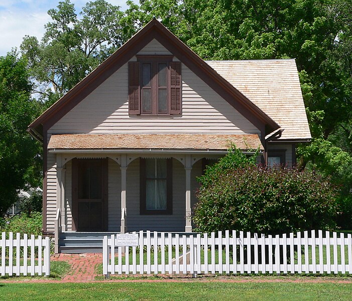 File:Willa Cather house from E 1.JPG